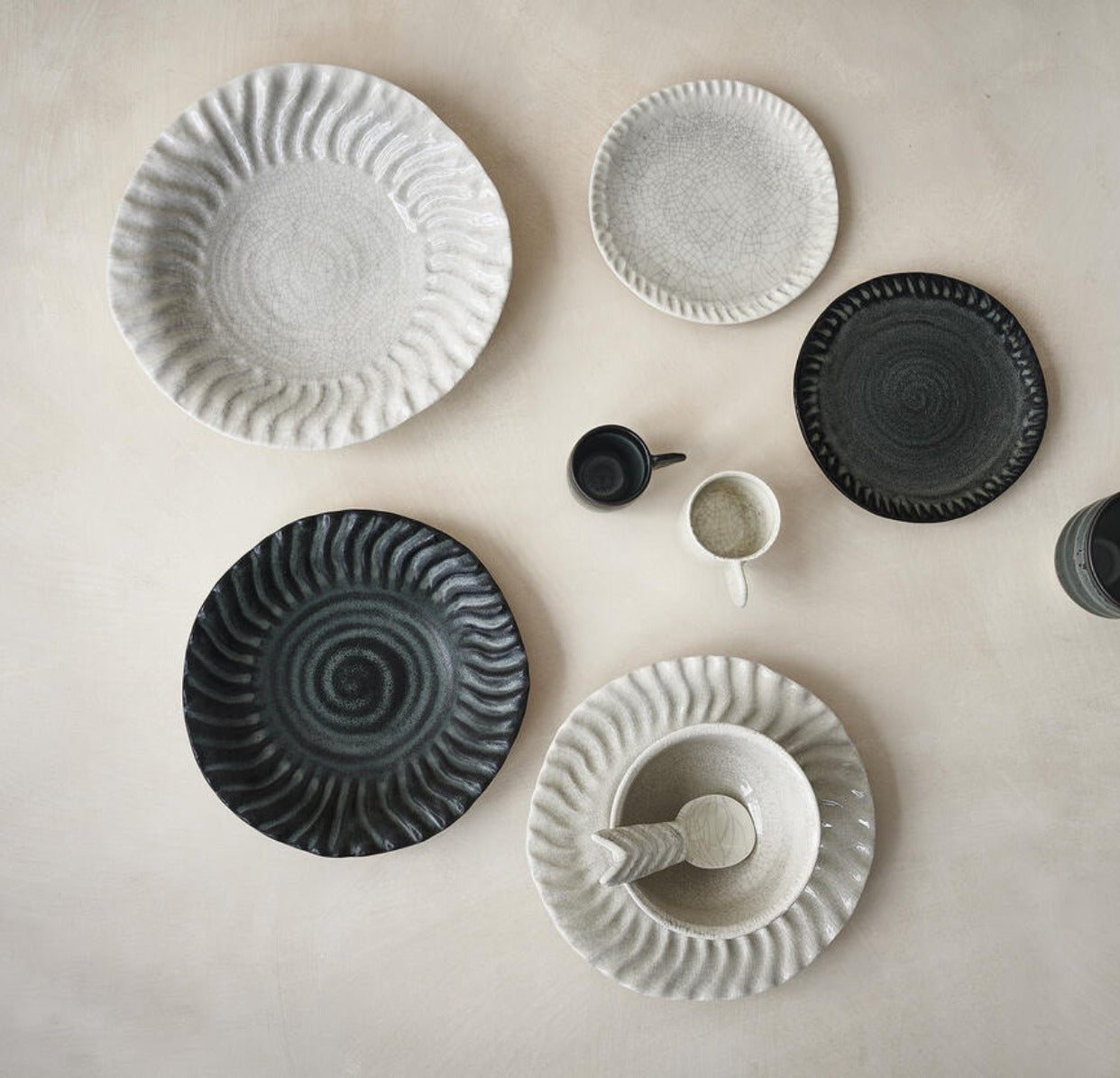 Assiettes en céramique Maguelone de Jars — visuel officiel