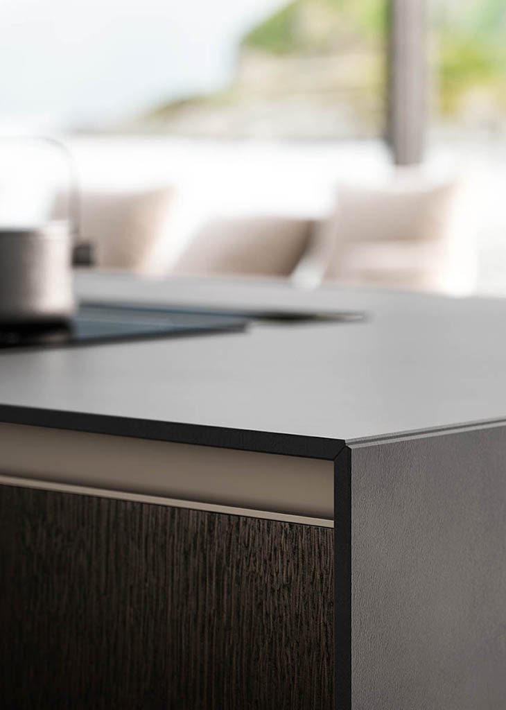 Détail de la gorge en aluminium d'une cuisine Valdesign Anice