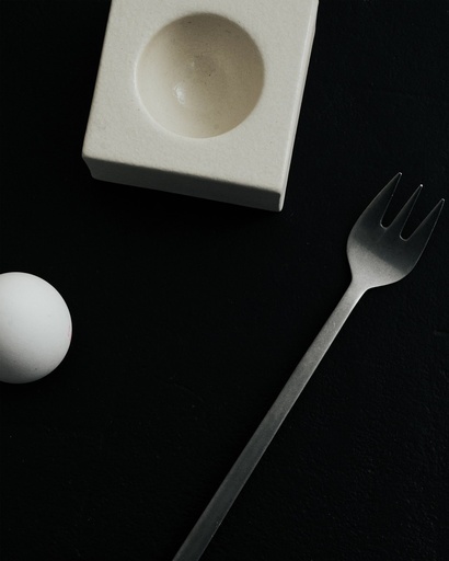 Egg cup white uovo 2