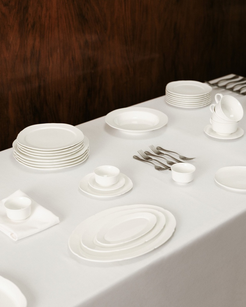 Assiette ovale S Silhouette – blanc 2