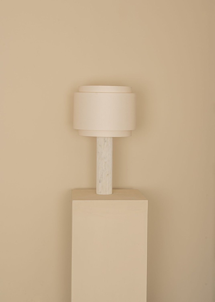 Lampe à poser Fluta Duoble – H 60 cm — marbre blanc 2