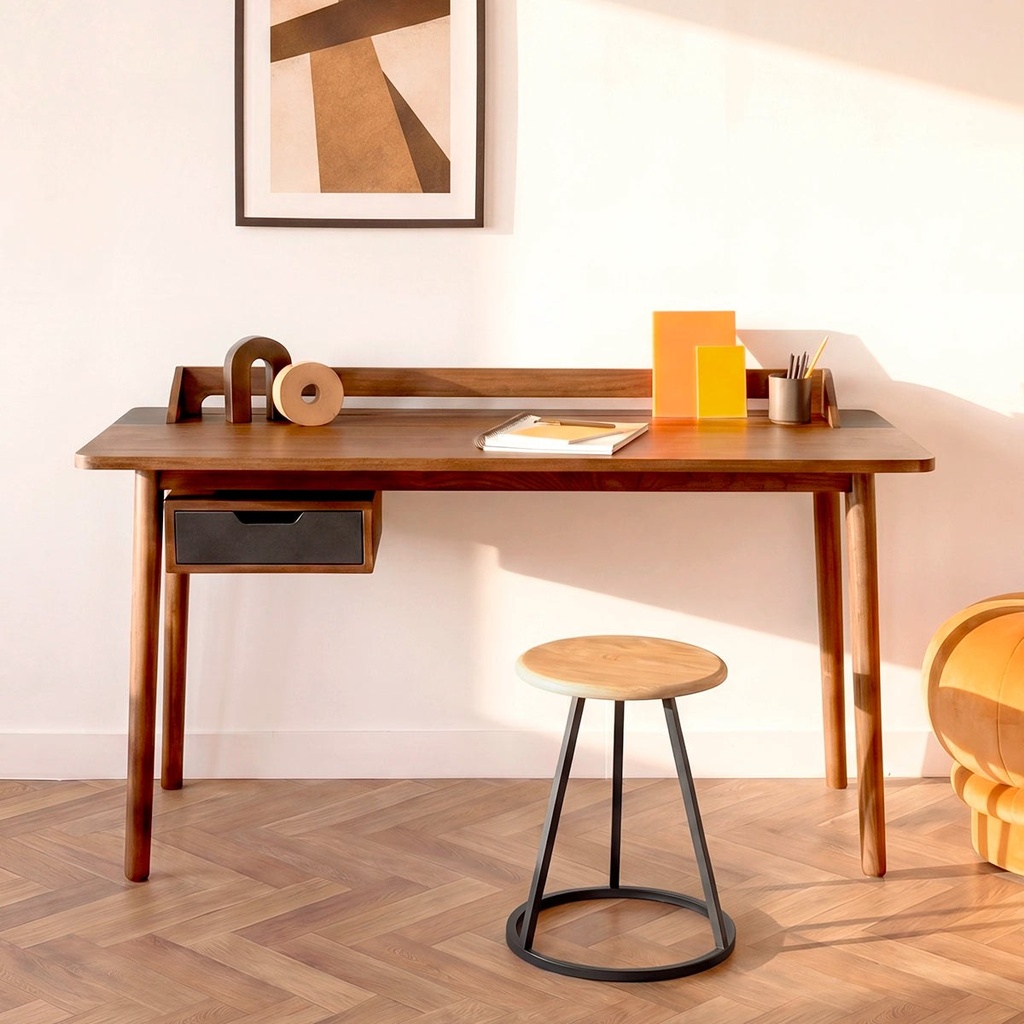 Bureau Honoré – L 136 × P 65 × H 83 cm — ambiance 1