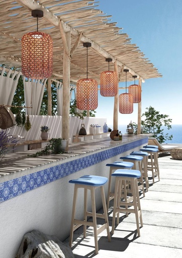 Nans S/31.2 rouge — bar en bord de mer