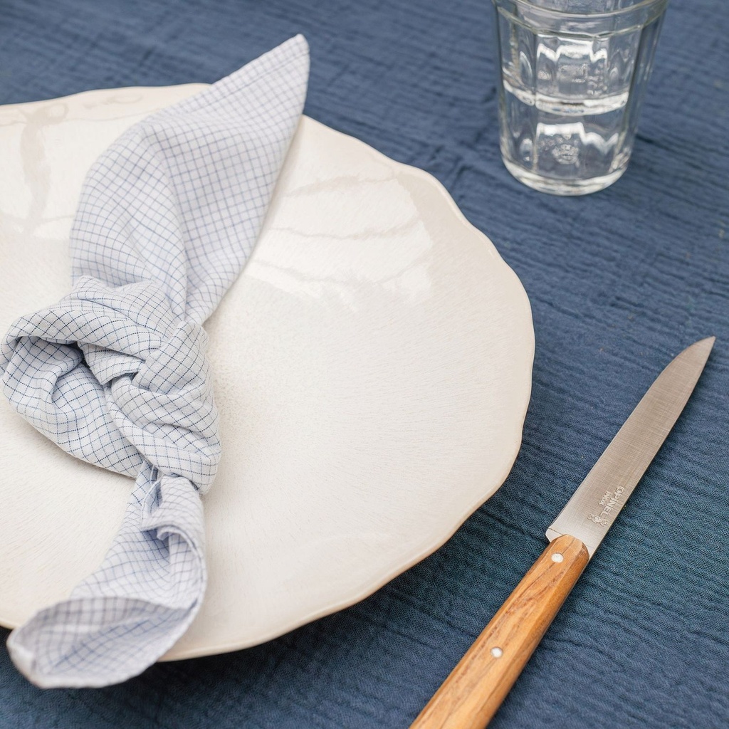 Assiette L plume perle 26x23,5 — ambiance