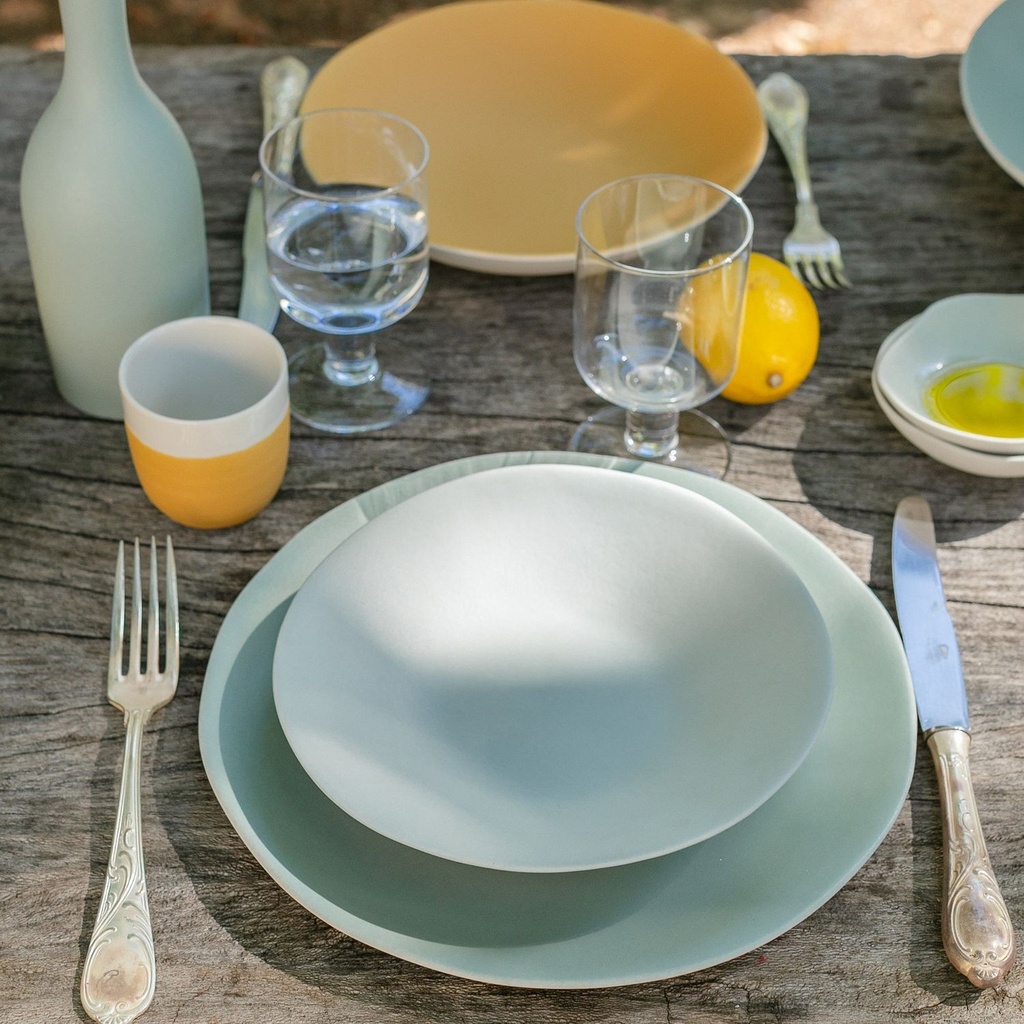 Assiette L jardin de maguelone D26,5 — ambiance
