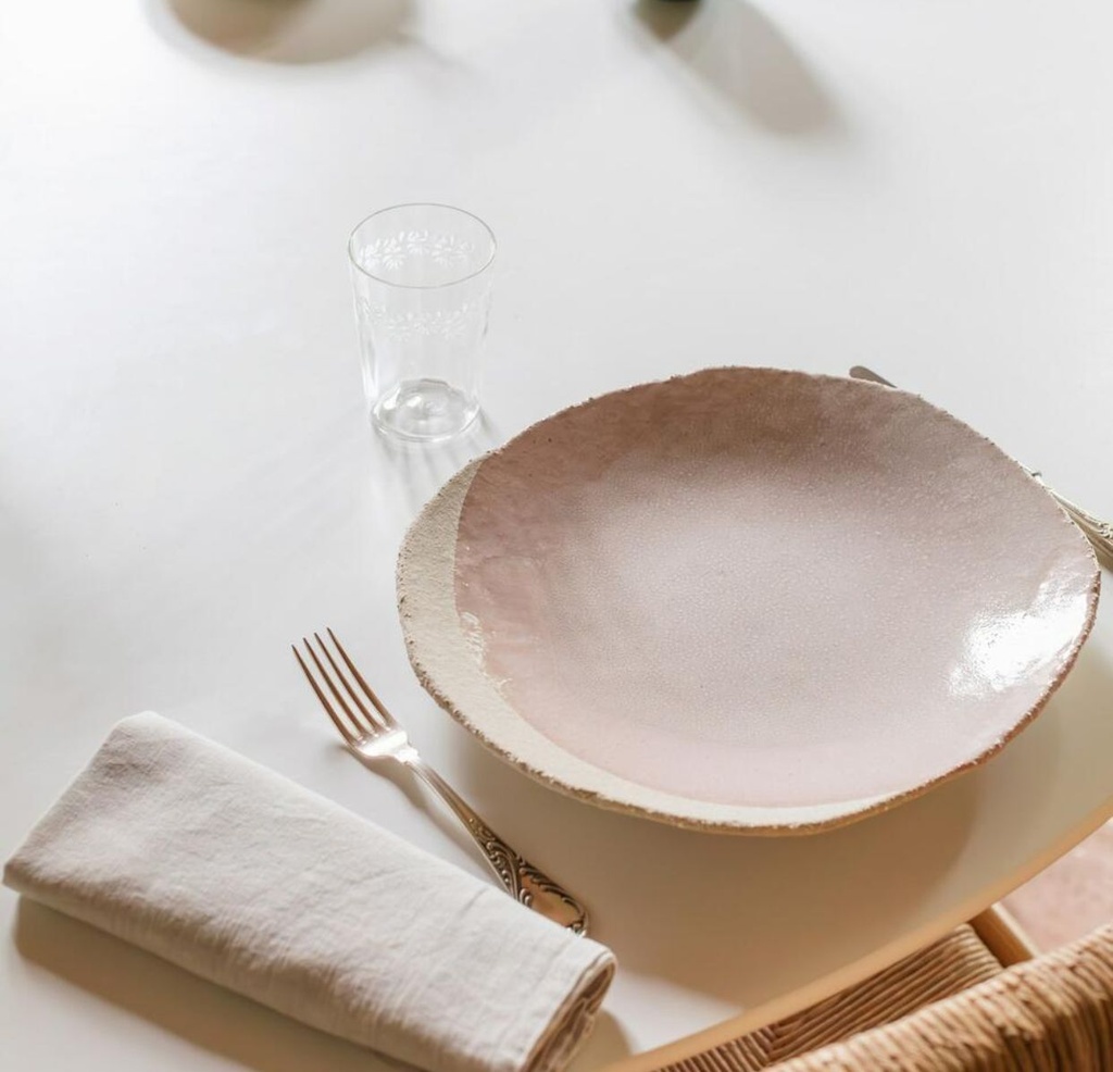 Assiette L wabi 27x30 — ambiance