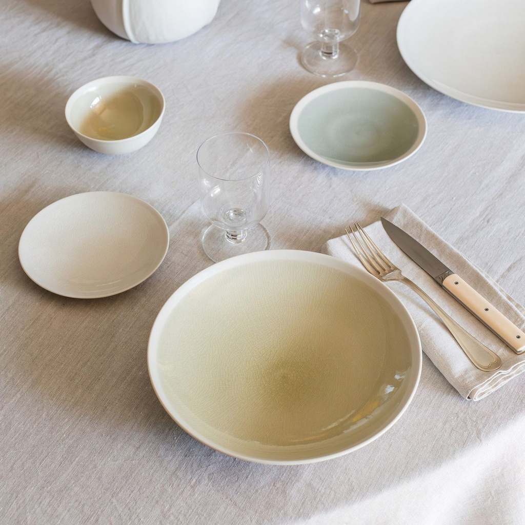 Assiette creuse épure D24,5 — ambiance