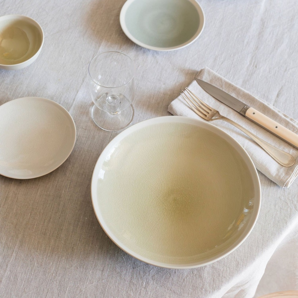 Assiette creuse épure D24,5 — ambiance