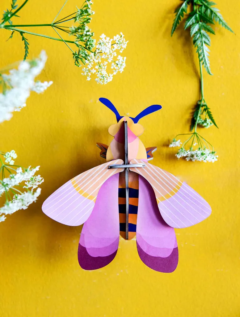 pinkbee2.webp