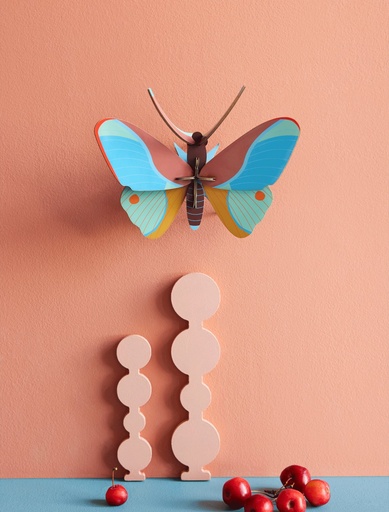CLAUDINA-BUTTERFLY_WEBSITE-AMBIENT.gif