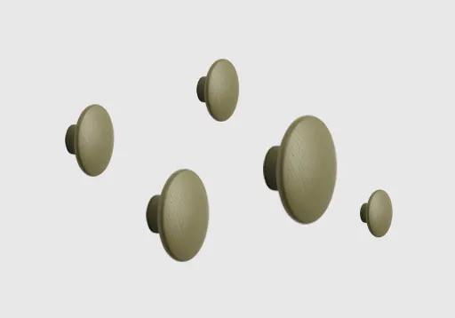 patere-dots-wood-brown-green-muuto.webp