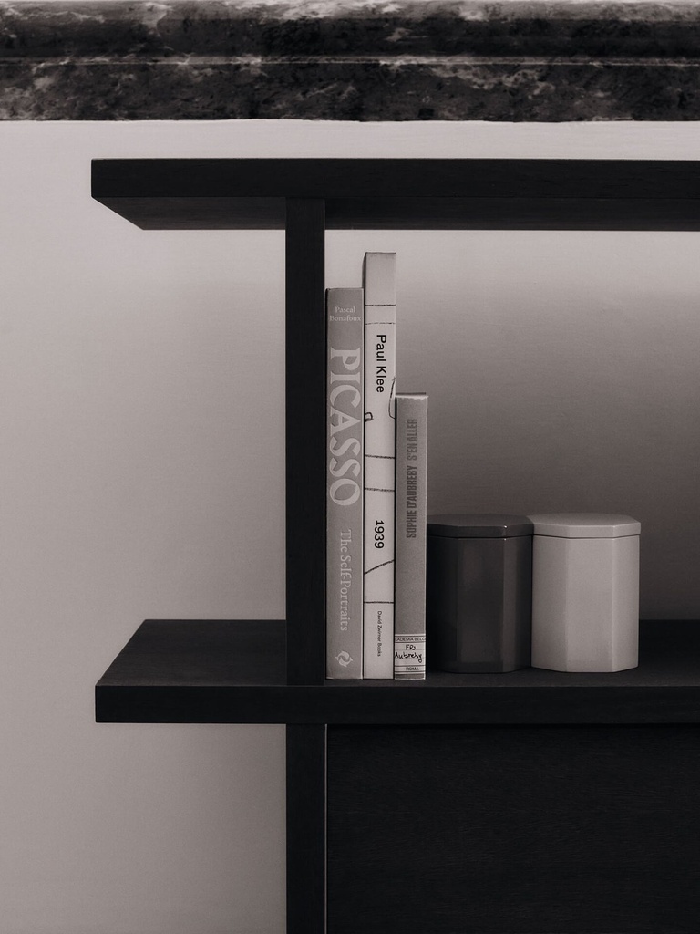 Bibliothèque Kona – 2x2 — chêne teinté foncé — vue 4