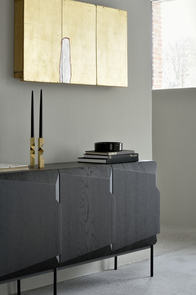 50438_Oak_Stairs_sideboard_black_det1_HQ.jpg