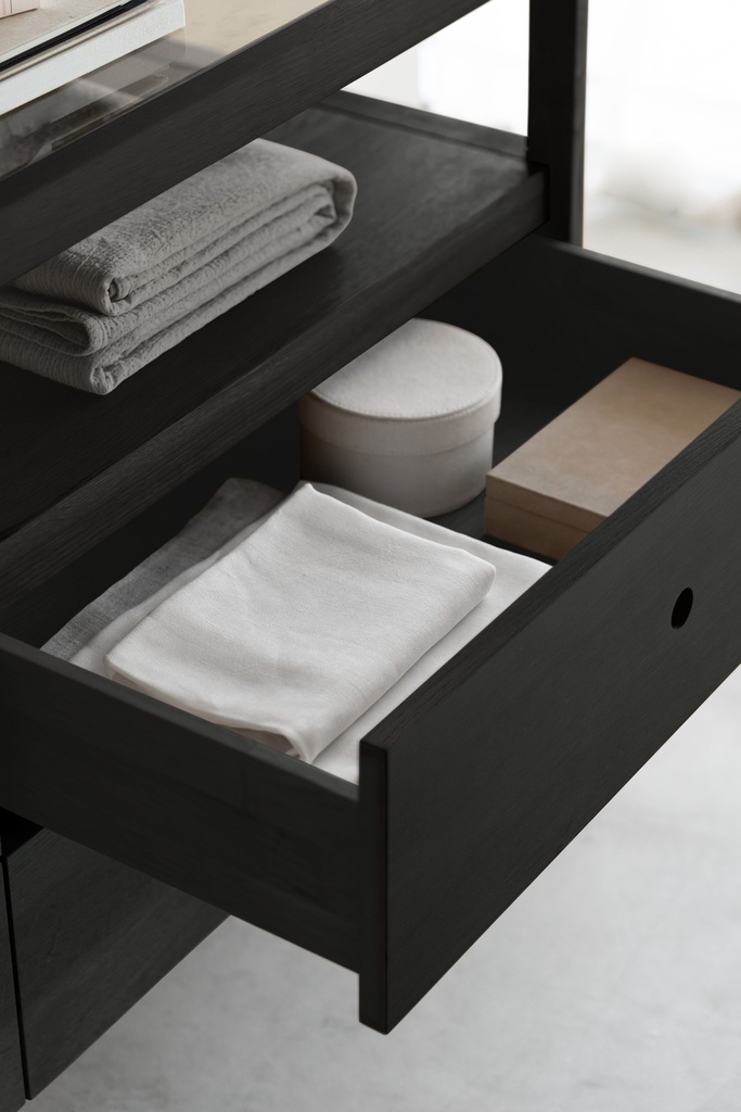 51240_Spindle_dresser_varnished_oak_black_4_drawers_det02_HQ