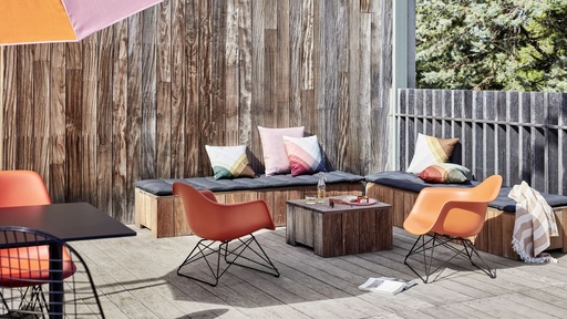 Fauteuil Eames Plastic Armchair RE LAR — ambiance 1