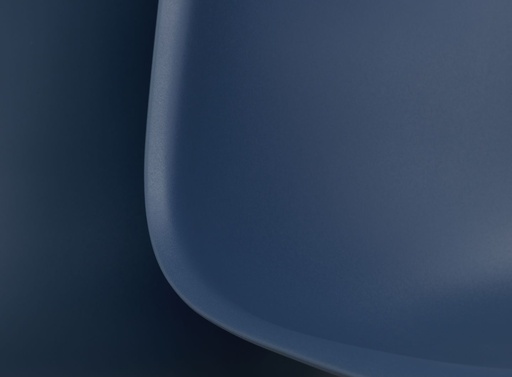 Tabouret haut Eames Plastic Stool RE Medium — ambiance 1