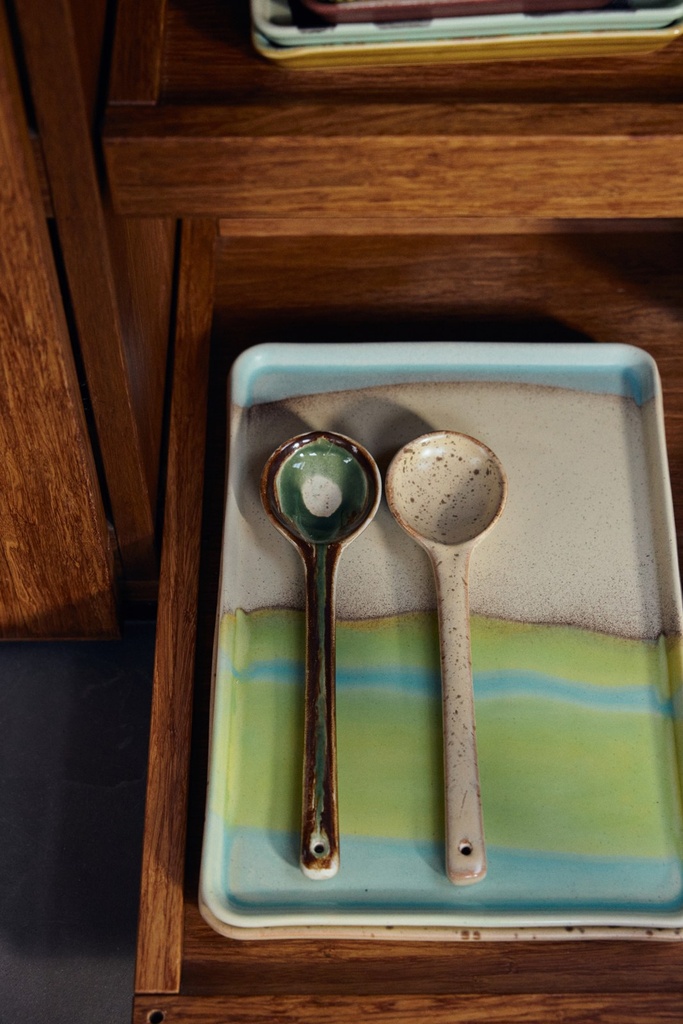 70s ceramics: large tray, glint 2