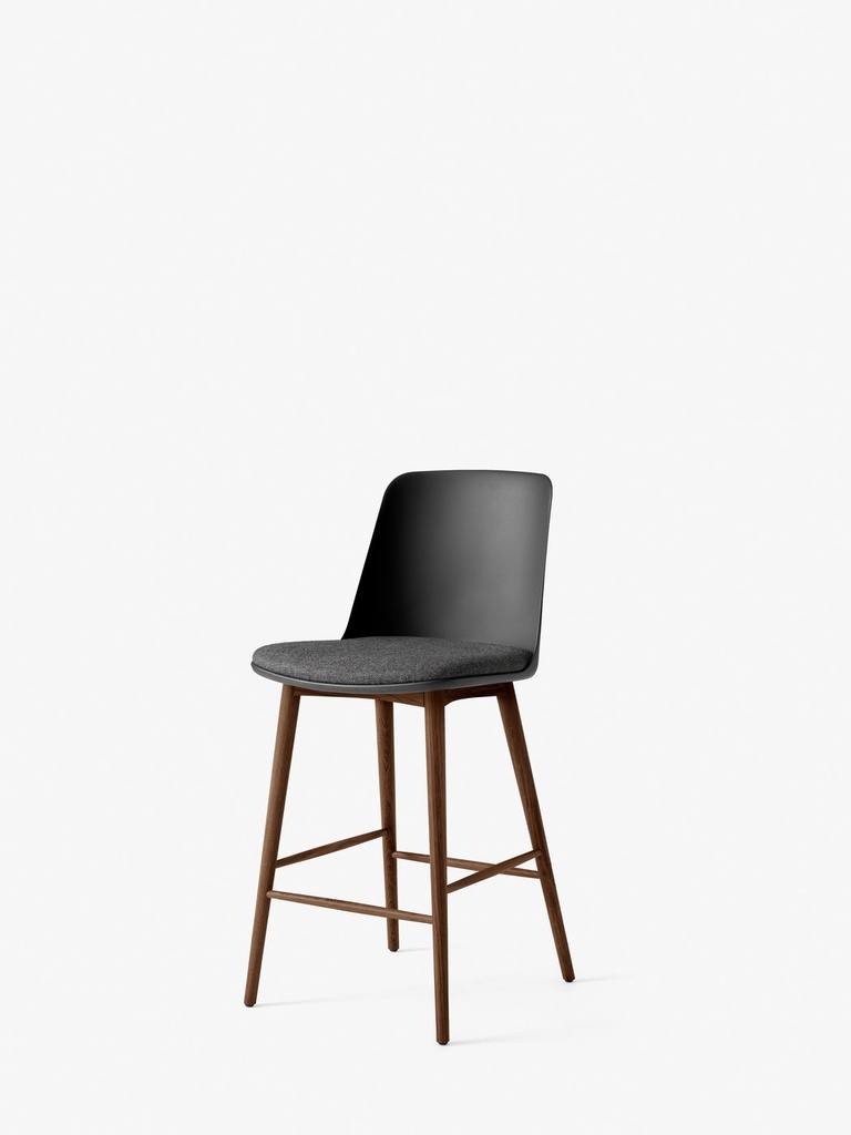 Chaise haute Rely – galette d’assise, piètement noyer, hauteur plan de travail ou bar