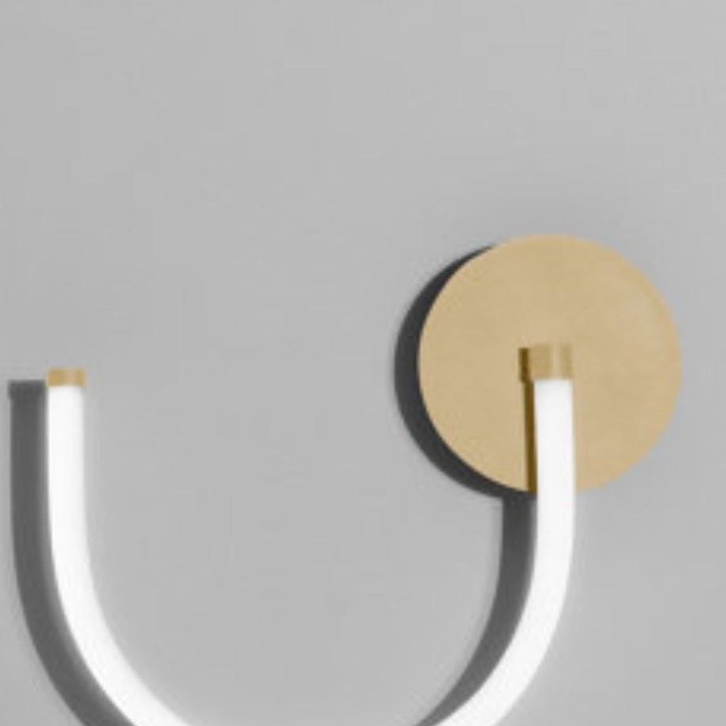 Applique Unseen U – Studiopepe, laiton et néon LED