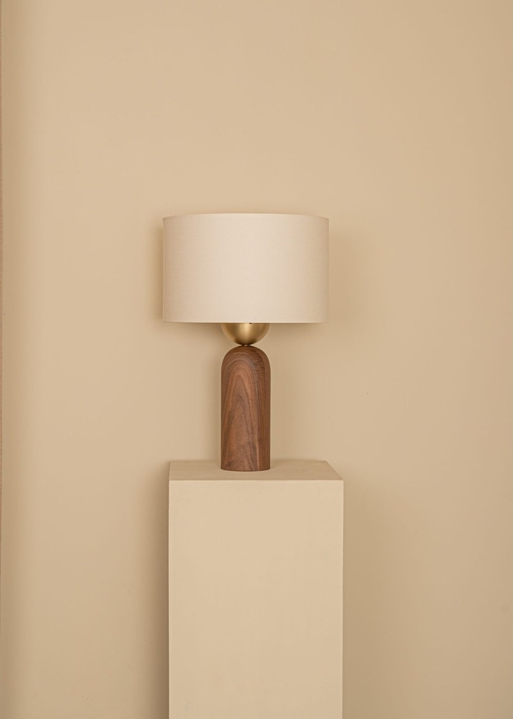 Lampe à poser Peona en albâtre et laiton — Simone & Marcel